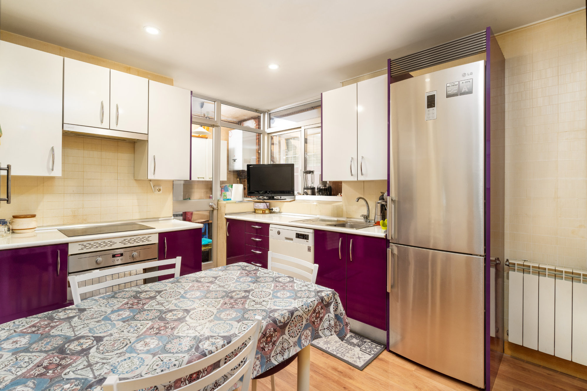 COCINA VIEJA SIN REFORMAR